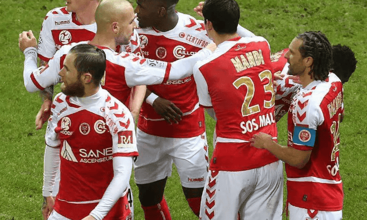 橄榄球赛场再起风云:闽南青龙队爆冷东海火狐队,新援首秀制胜韧性比赛的样板的简单介绍-平博娱乐